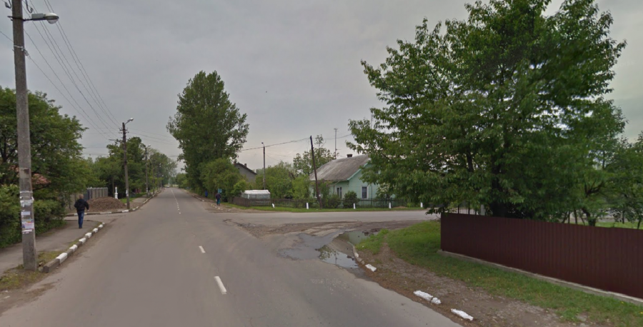 Таксист повернув праворуч і наїхав на жінку, яка поспішала на зустріч із чоловіком