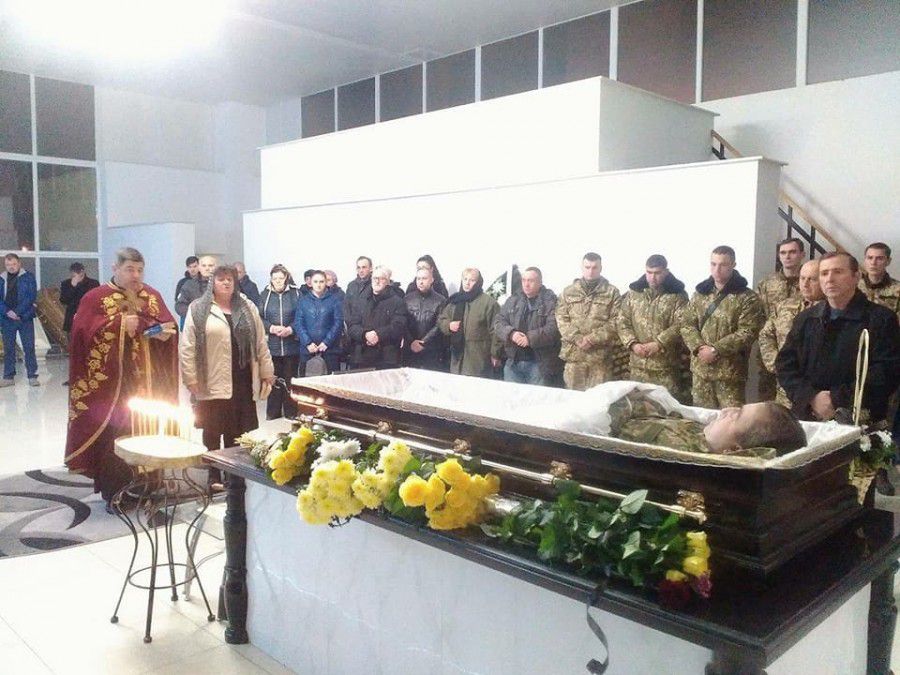 Валерій Нестеренко помер вдома від раптового серцевого приступу, хоч смерть обходила його під час всіх кіл пекла війни