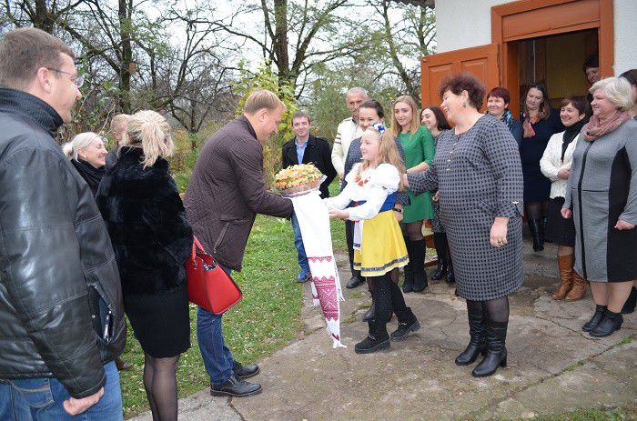 Перевозецьку школу, що на Калущині утеплять завдяки сприянню нардепу Віктору Шевченку