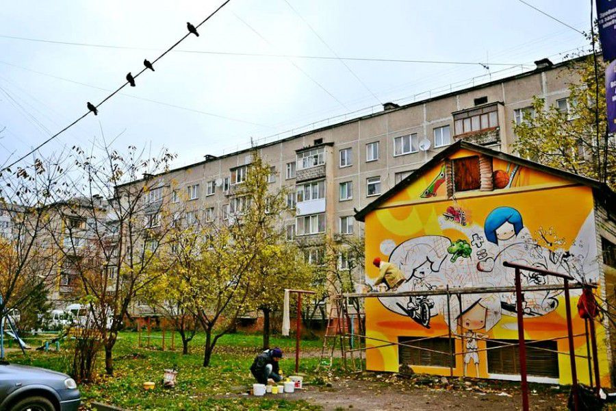 Повчальний стріт-арт на вулиці Стуса в Івано-Франківську