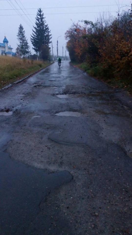 Так нині виглядає дорога від церкви Святого Духа до міського цвинтаря