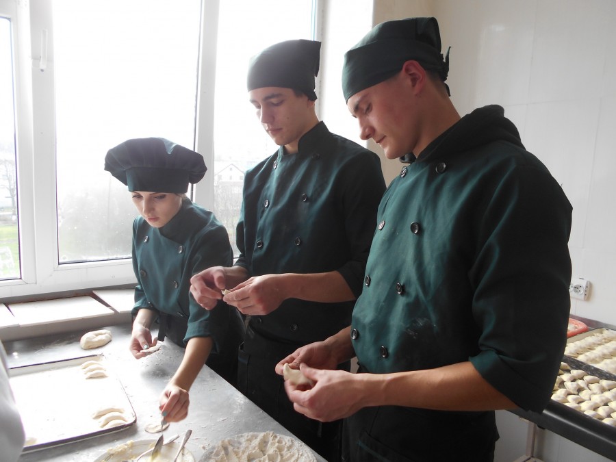 Вареники цього дня готували із картоплі з смаженою цибулькою