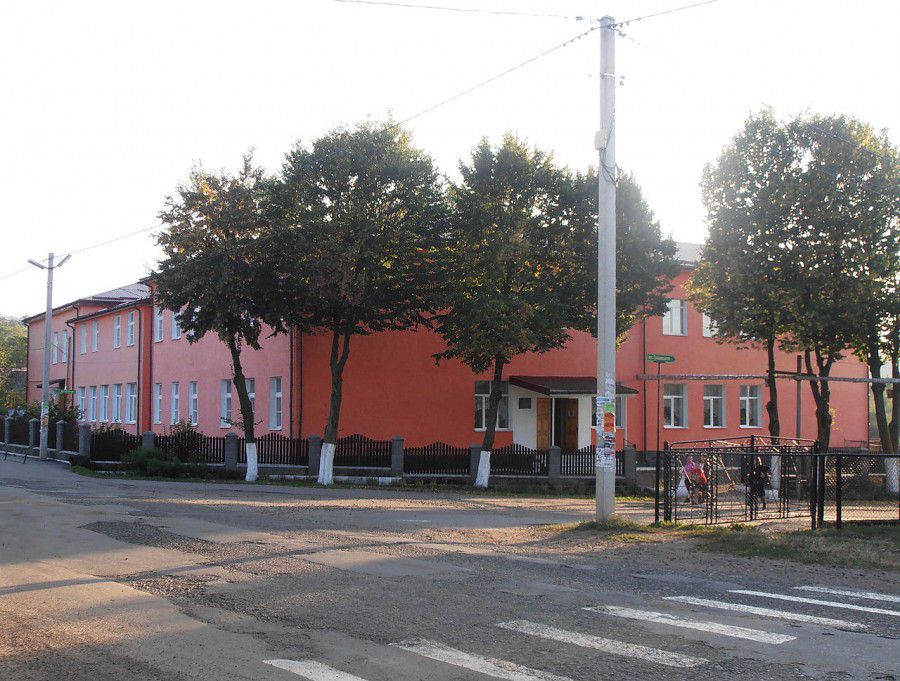 Спорткомплекс прибудують до приміщення школи в селі Новиця, повністю підведуть комунікації, облаштують бойлерну, під