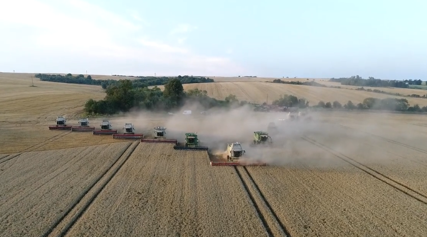 "Даноша" обробляє на Калущині чимало землі | Фото: скріншот з відео