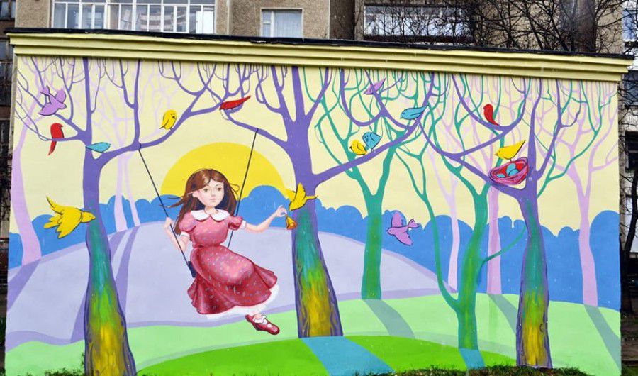 В Івано-Франківську сьогодні весна завдяки новому стріт-арту