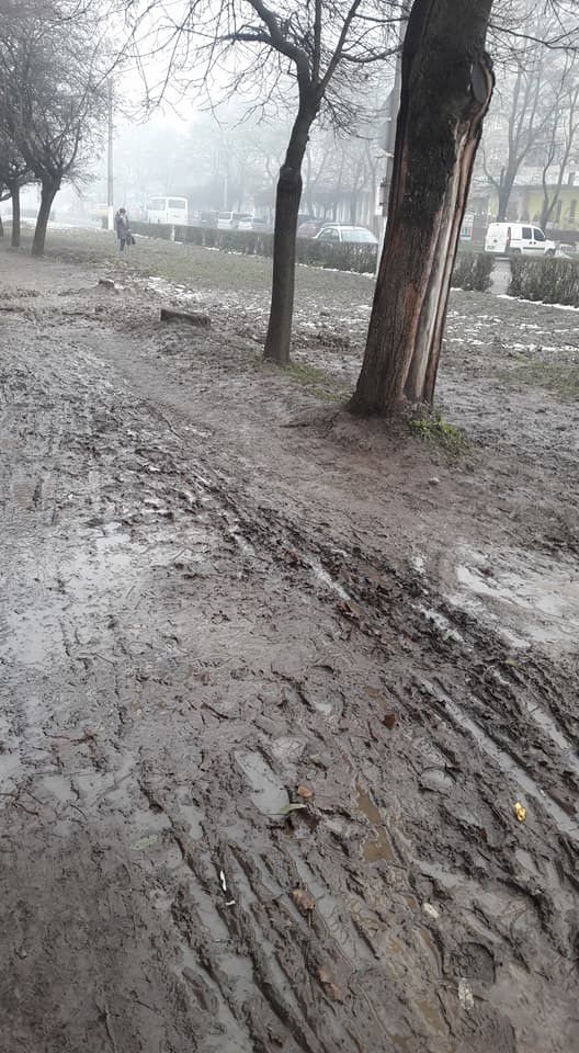 Центральна вулиця Калуша в жахливому стані 