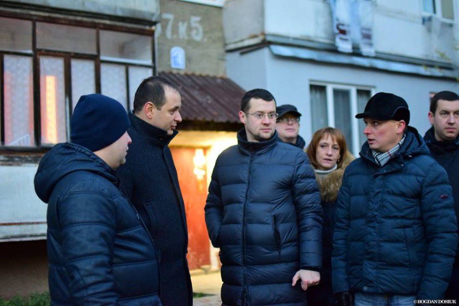 Міський голова Івано-Франківська разом з депутатами округів мікрорайону зробили обхід вулиці Гетьмана Мазепи, Довженка т