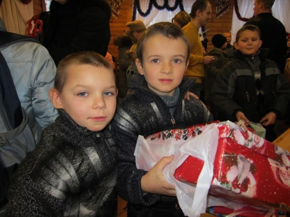 Ілюстрація. Загалом подарунки отримають 2310 дітей, вартість одного &mdash; 50 гривень