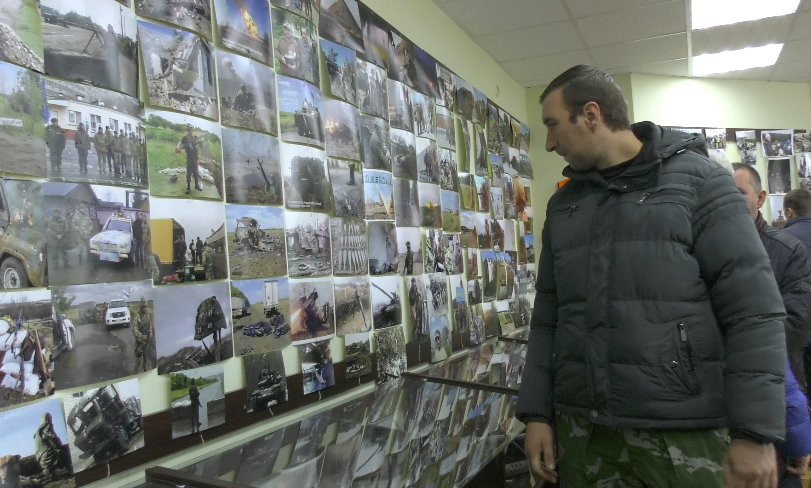 Музей вже зібрав цікаві експонати та світлини, привезені з Майдану та з Донбасу