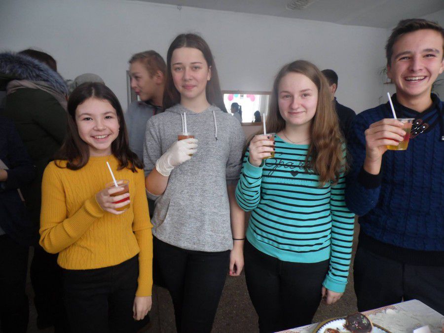 Кошти, виручені з ярмарку, будуть витрачені на подарунки дітям-сиротам до свята Миколая. | Фото: Марія Бігун