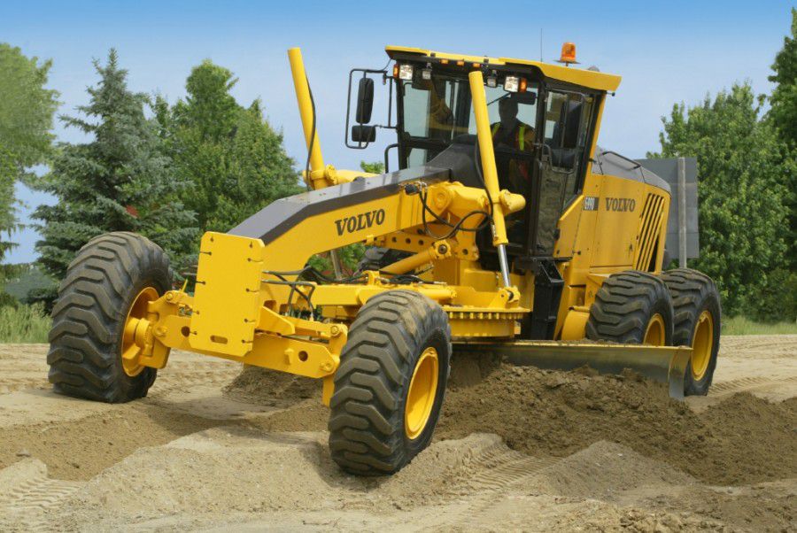 Ілюстрація. Калуським комунальникам грейдер потрібен і взимку, і влітку