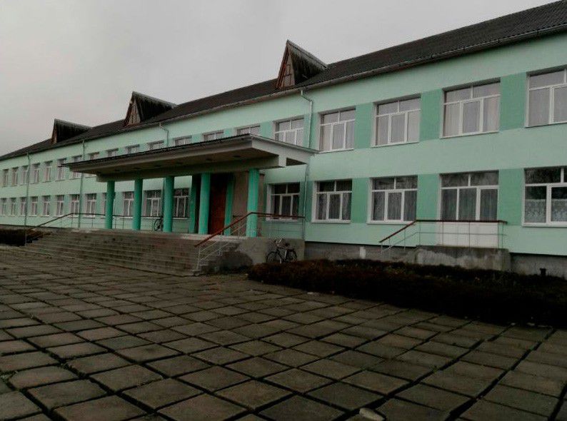 У Сівко-Калуському НВК навчається 130 дітей. Суд може призупинити роботу навчального закладу до усунення виявлених поруш