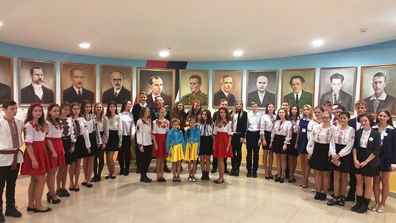 Калушани, крім того, стали фіналістами Всеукраїнського освітнього проекту &laquo;Відривай Україну&raquo;