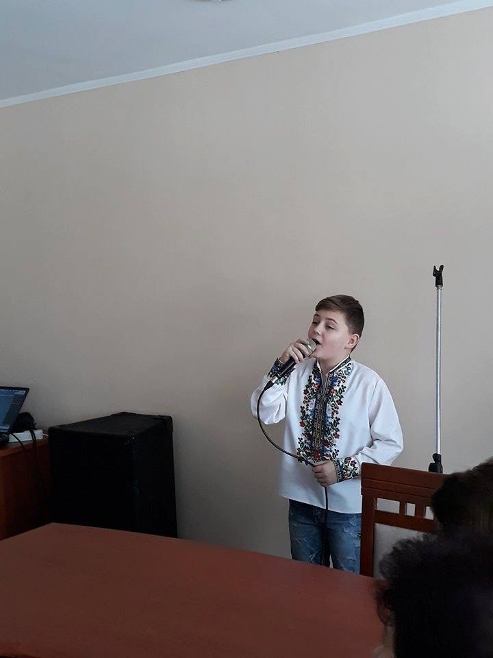 На сесії Верхнянської сільської ради різдвяні привітання дарували аматори Народного дому села Верхня та півфіналіст шоу 