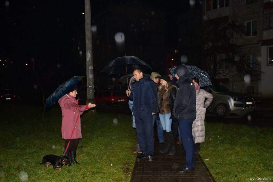 В Івано-Франківську міська влада поспілкувалася з жмтелями вулиць Хоткевича, Парковвої та Івасюката і визначила усі недо