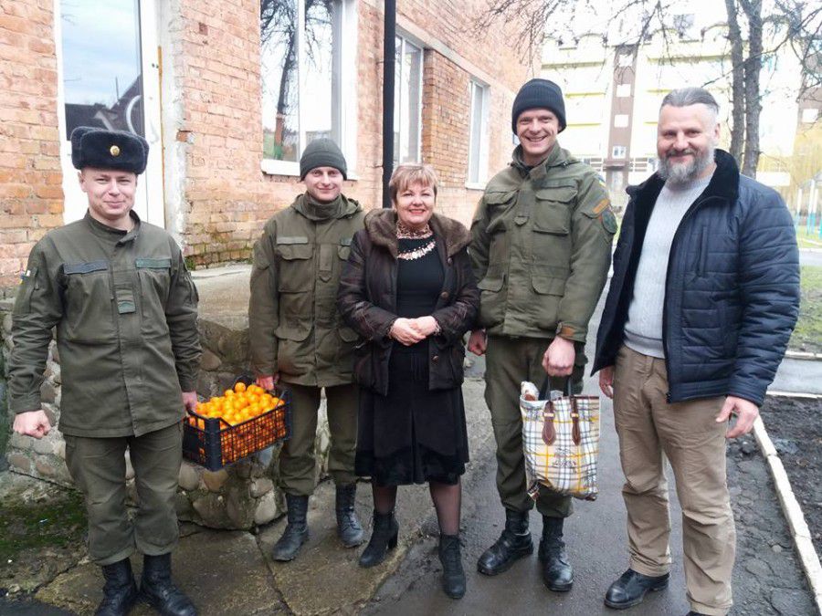 Зібрану допомогу вже передали військовим | Фото: Федір Мороз