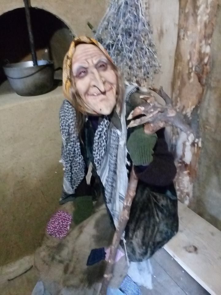 До хатинки Баби-Яги у Галицькому НПП 
першими завітали діти працівників ТЕС