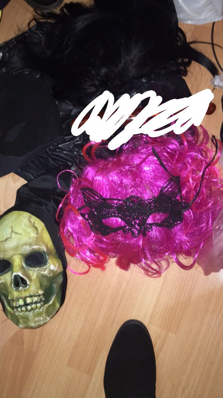 Під час обшуків у квартирі донеччанина вилучено комп&rsquo;ютерну та іншу техніку, за допомогою якої вчинявся злочин