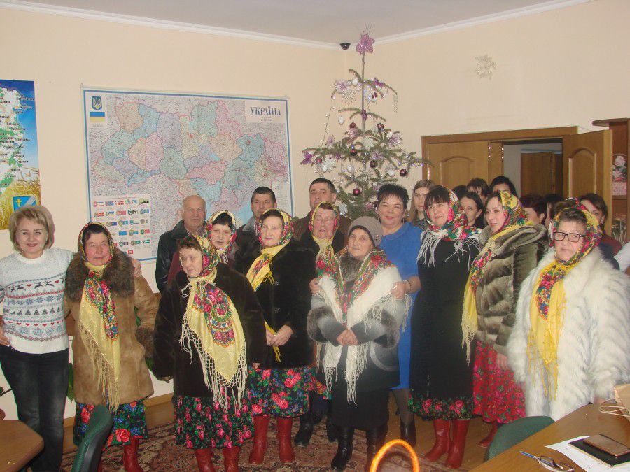 До Калуської РДА завітали колядники з Голиня
