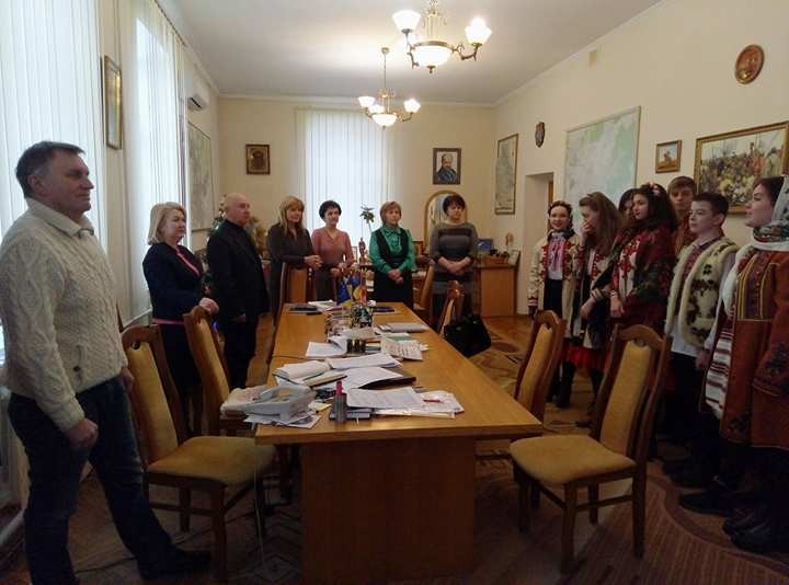 Щедрувальники від учнівського парламенту міста завітали до Калуської міської ради.