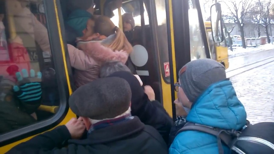 Ілюстрація. Чиїм коштом возити пенсіонерів, Калуш запитає в Уряду