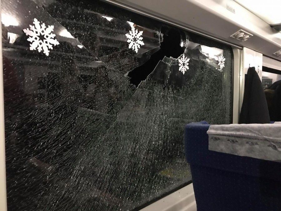 Вандали  розбили вікно на ходу потяга &ldquo;Інтерсіті&rdquo;