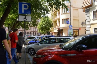 Плату за паркування хочуть збільшити в Івано-Франківську 