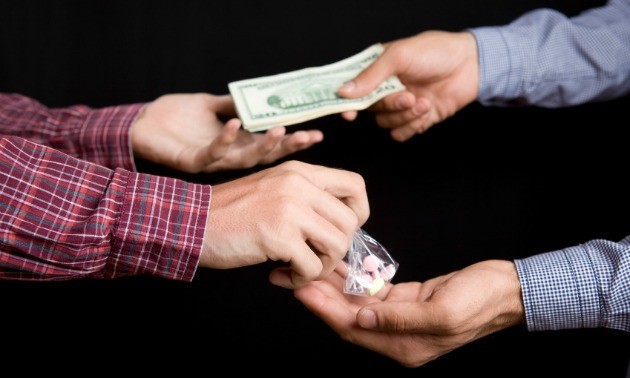 Ілюстрація. Калушанина підозрюють у повторному збуті наркотиків