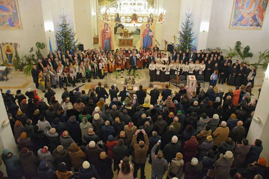 У Івано-Франківську в соборі Преображення Господнього відбулася урочиста розколяда 