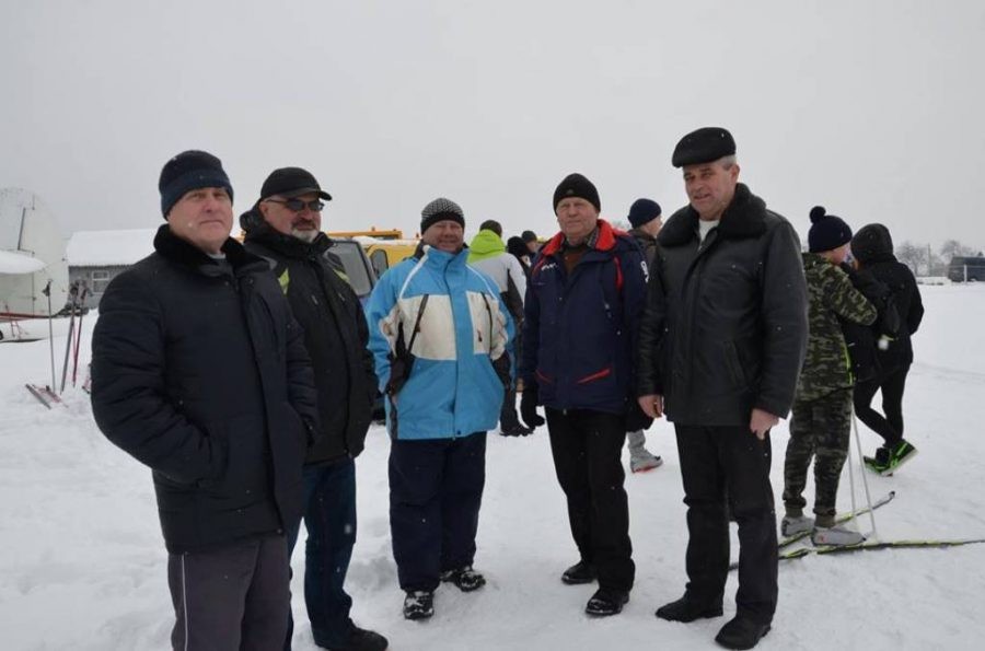 Юрій Свирид &ndash; неодноразовий переможець обласних та Всеукраїнських змагань з легкої атлетики та лижних гонок, з 197