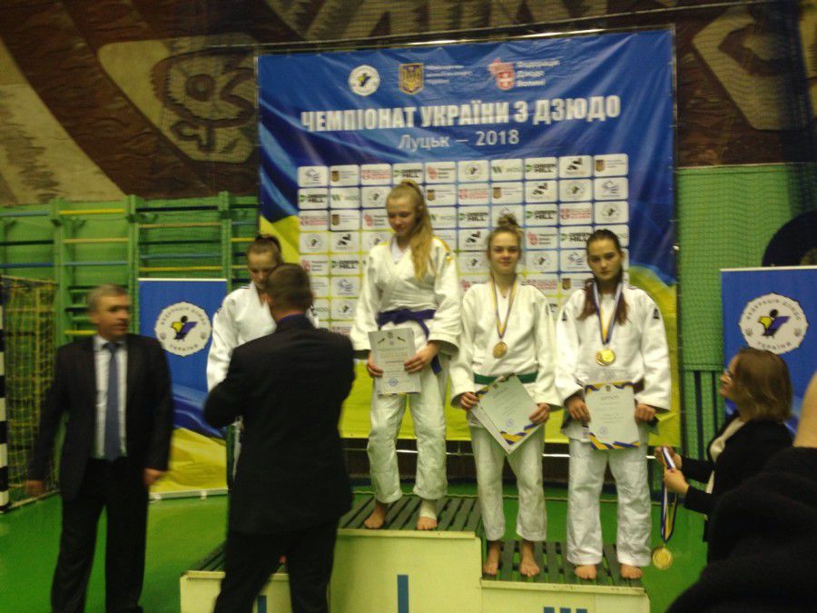 Спортсменка представляє  ДЮСШ ОР "Нафтохімік Прикарпаття" та школу вищої спортивної майстерності.