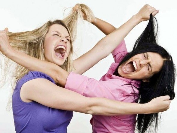 Ілюстрація. На Франківщині дві сестри &ldquo;воюють&rdquo; за одного чоловіка