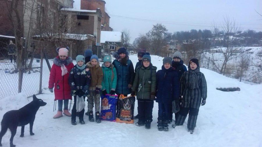 Волонтери у соцмережі висловили вдячність школярам за візит та смаколики для собак
