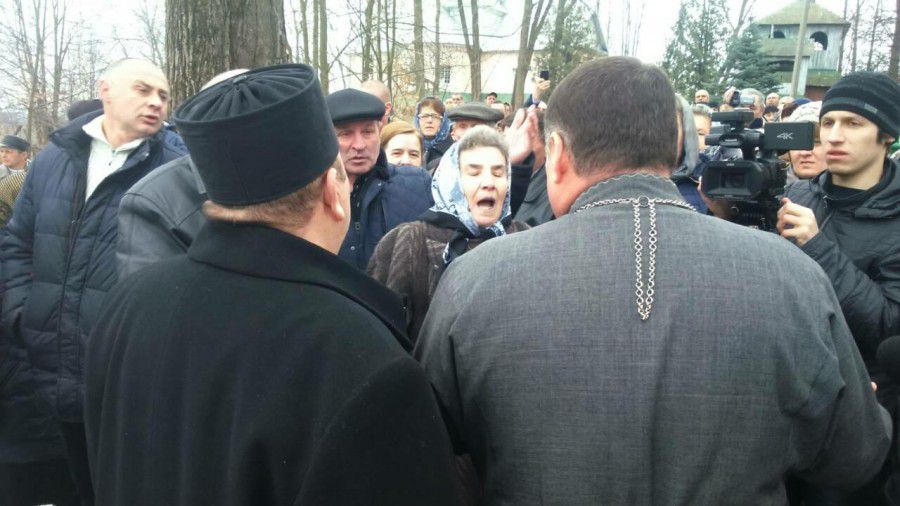 У храмі Голиня другу неділю поспіль не правиться Служба Божа