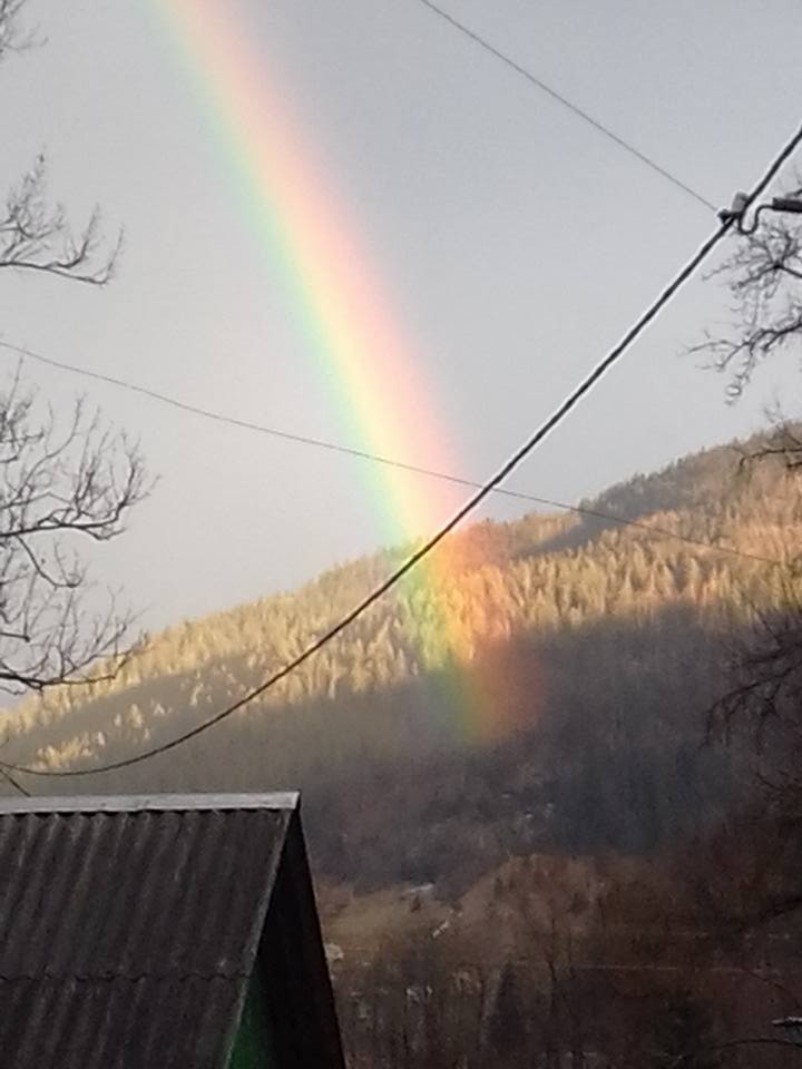 Такою яскравою була вчора веселка у Криворівні