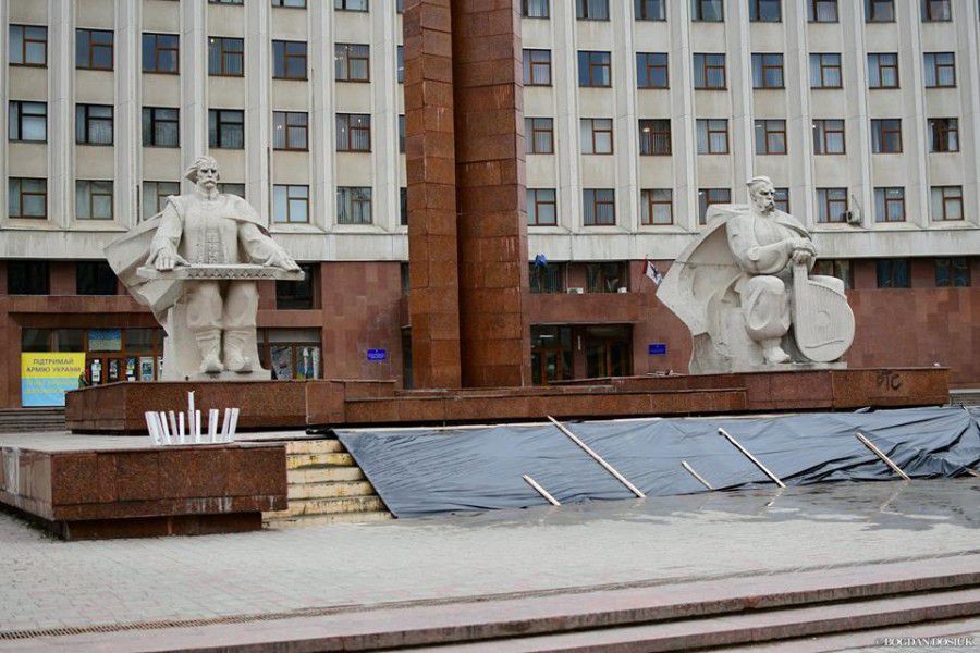 "Маємо на майбутнє амбітний план повністю реконструювати цю площу", &mdash; зауважив Руслан Марцінків