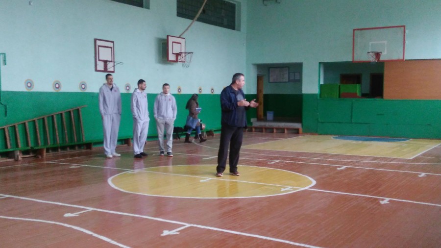 Заняття з дітьми відбуваються в ФСК "Нафтохімік" (вул. Пушкіна, позаду інженерного корпусу)