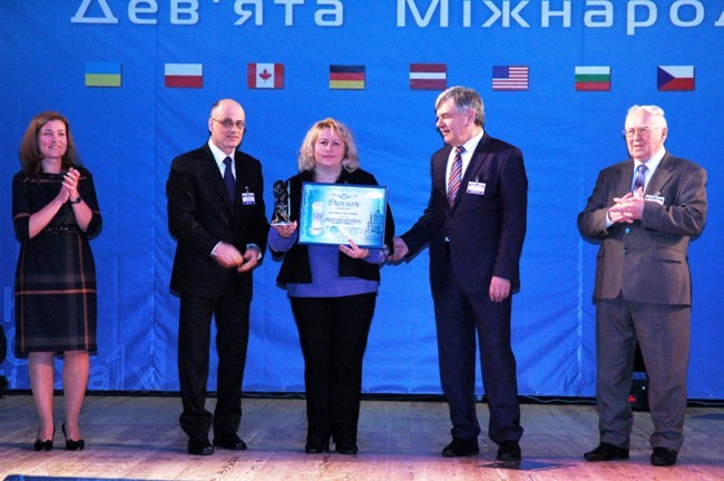 Учасники виставки виявили зацікавлення досвідом Прикарпатського національного університету з використання системи змішан