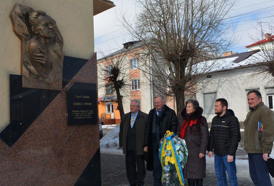 ОРганізатори турніру вшанували пам'ять Героя України Олекси Гірника | Фото: Оксана Тебешевська