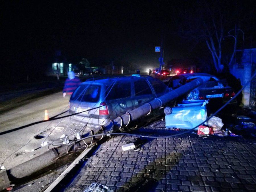 В результаті зіткнення автівок постраждалих немає