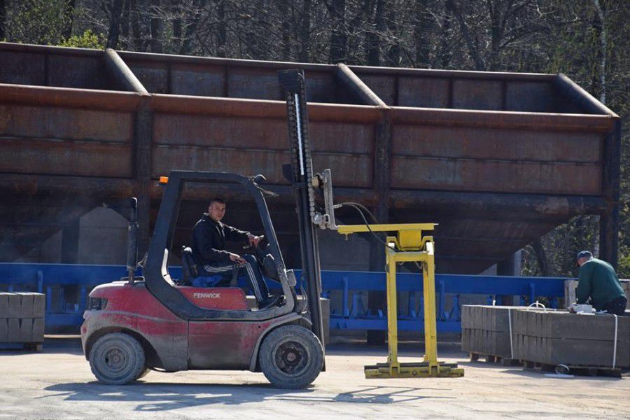 Міський голова Івано-Франківська відвідав найбільший місцевий завод із виготовлення бруківки