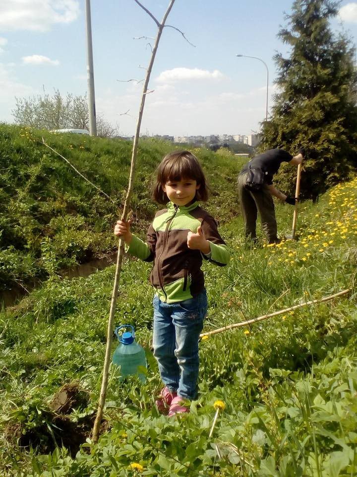 З чоловіками була маленька помічниця, дочка Василя Фіцака.