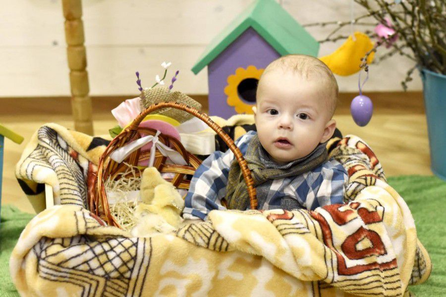 У час Великодня Іванко Бакланов став героєм святкової фотосесії