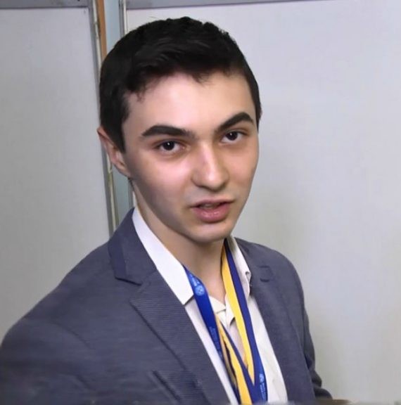 За порадою Максима, фермери Франківщини уже почали підгодовувати кроликів чорнобривцями.