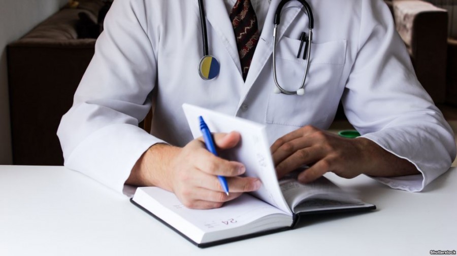 Ілюстрація. Калушанам треба звикнути, що до лікаря необхідно записуватись