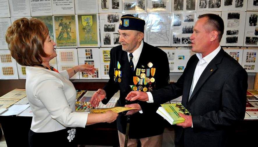 27 жовтня 2017 року Михайлу Мулику присвоєно звання &laquo;Почесний громадянин Івано-Франківська&raquo; | Фото: Петро Па