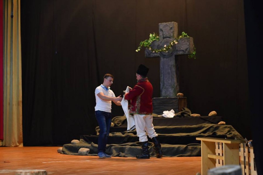  Театр "Легенда" презентуватиме в Івано-Франківську виставу "Камінний хрест. Повернення..." 