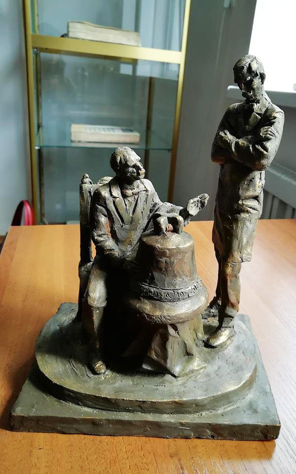 Щодо туристичної "родзинки", то ним у композиції може ставити дзвін