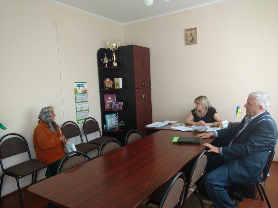Пенсіонери Войнилівської ОТГ мали нагоду поспілкуватися з першим заступником начальника управління ПФУ Степаном Різником