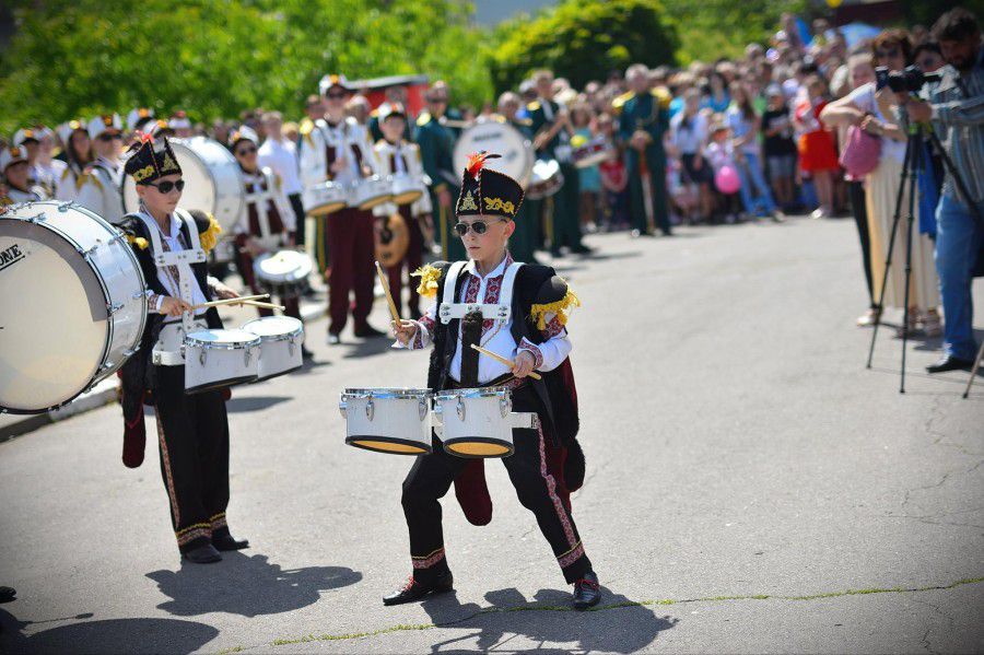 На День міста калушан та гостей міста вразили  духові оркестри, які влаштували справжнє шоу